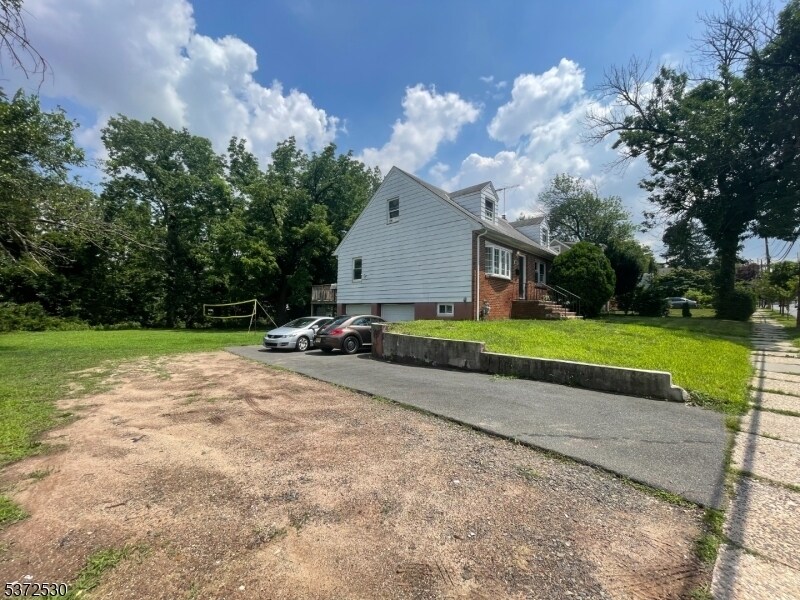 Foto principal - 1065 Sayre Rd S