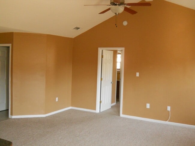 Building Photo - 3 BR 2 BA in Hahira