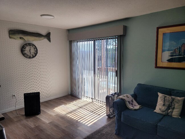 Foto del edificio - 308 Miracle Strip Pkwy SW