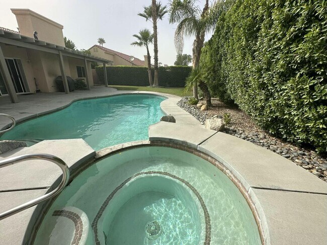 Foto del edificio - 68214 Santiago Rd