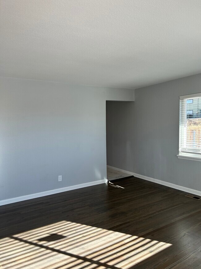 Sala de estar - 3410 N Cascade Ave