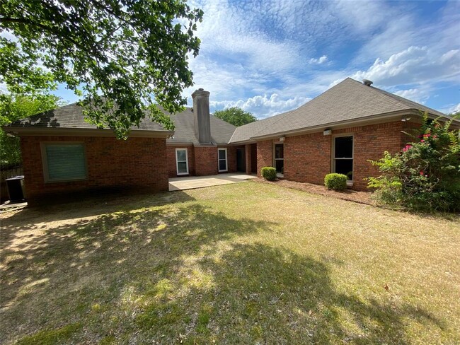 Foto del edificio - 8839 Sturbridge Dr