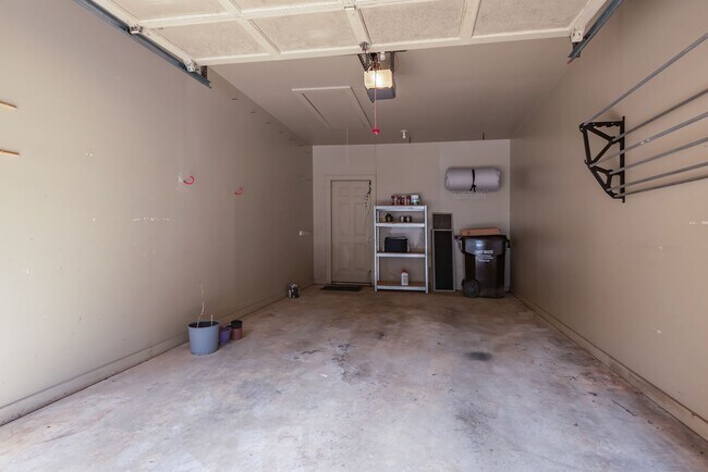 Foto del edificio - Gorgeous 2 Bedroom Brick Townhome in the H...