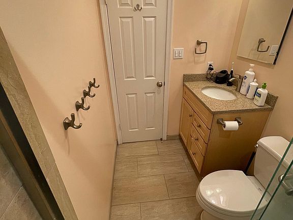 Foto del edificio - 3019 Seven Oaks Pl