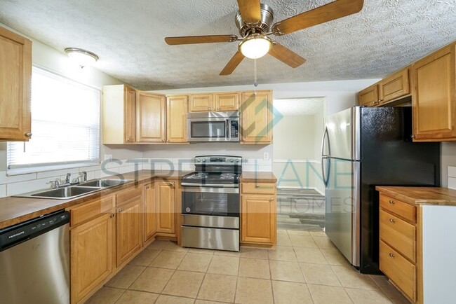 Building Photo - REDUCED! - Now offering $500 off first ful...