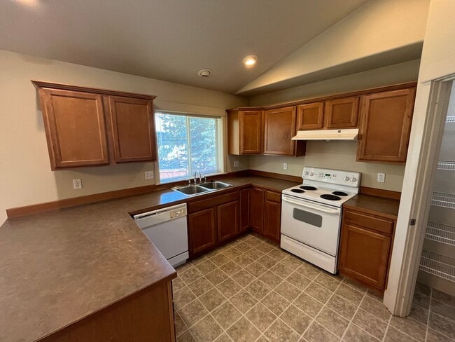Foto del edificio - Cozy 3 Bed/2 Bath Single Level Home in NE ...