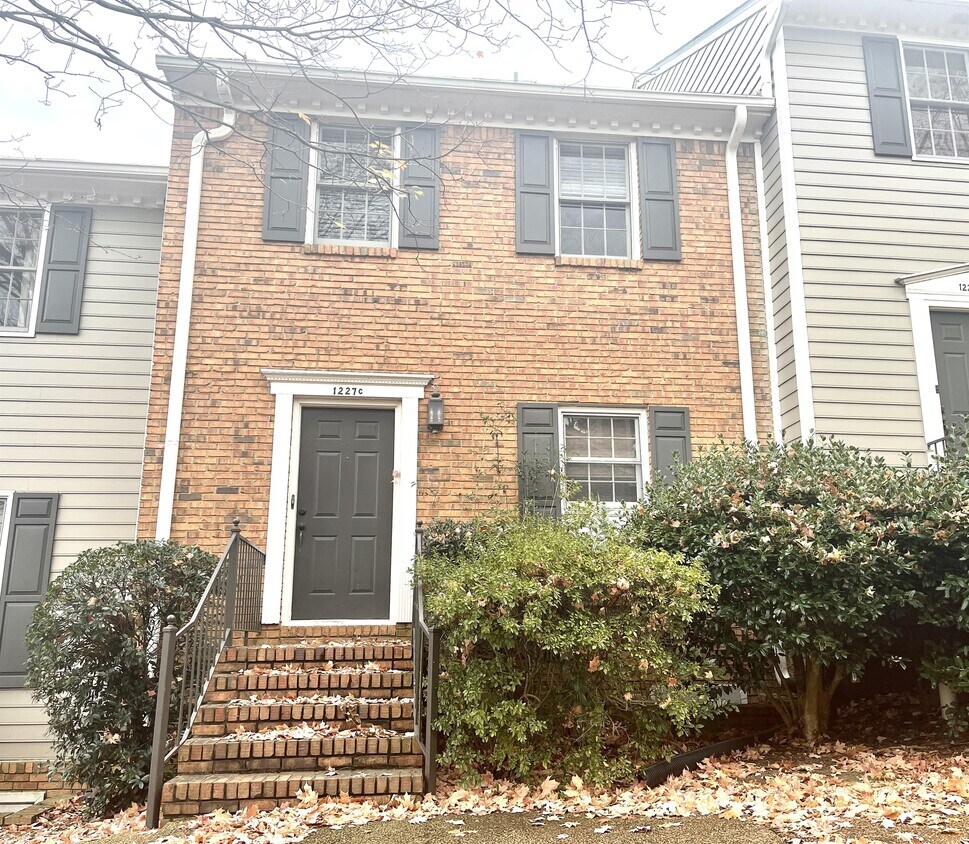 Primary Photo - 1227 33rd St S