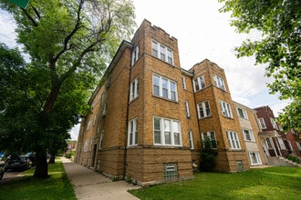 Building Photo - 4424 N Lavergne Ave