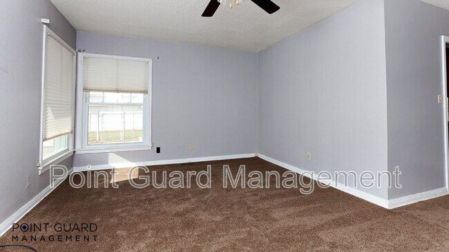 Building Photo - 4722-4724 E Elm St