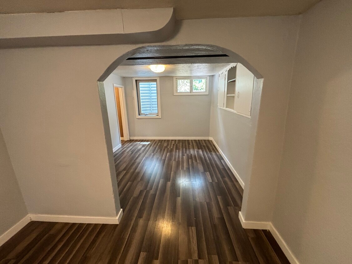 living room/bedroom - 1832 S Williams St