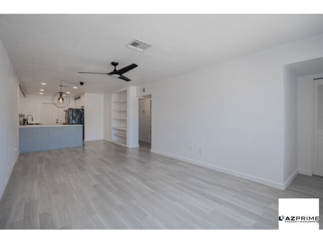 Building Photo - Embrace the Charm of Scottsdale Living in ...