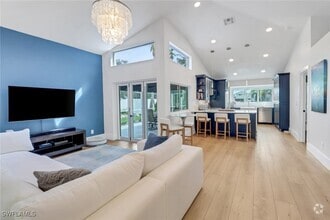 Building Photo - 1139 Jardin Dr