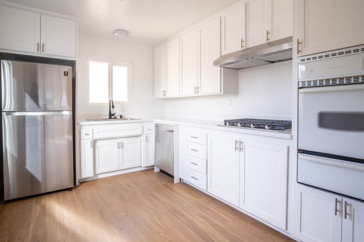 Foto principal - 4918 Maywood Ave