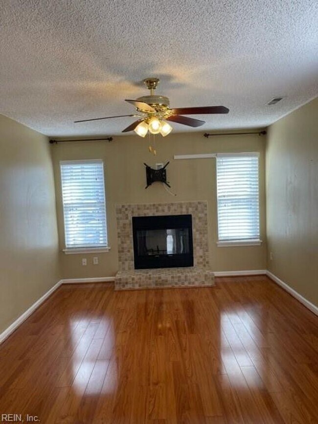 Building Photo - HOME FOR  RENT / INDIAN LAKES  AREA OF VIR...