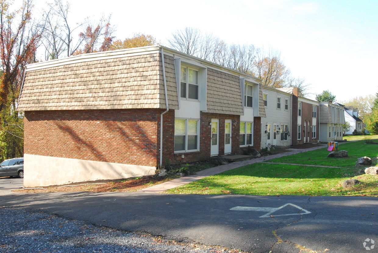 Building Photo - 1070 W Lafayette St