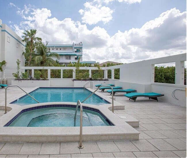 Foto del edificio - 9172 Collins Ave