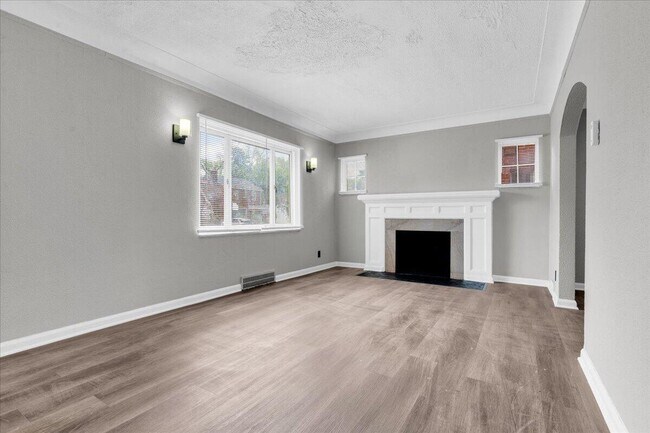Foto del edificio - 16639 Ward Ave