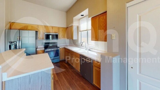 Building Photo - 6509 N Shadow Bluff Dr