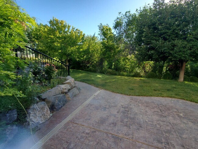 Foto del edificio - 9885 N Deep Creek Dr
