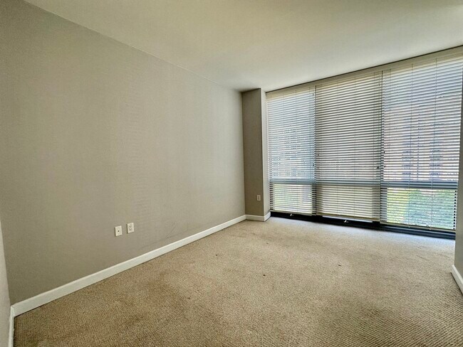 Foto del edificio - 1235 S Prairie Ave