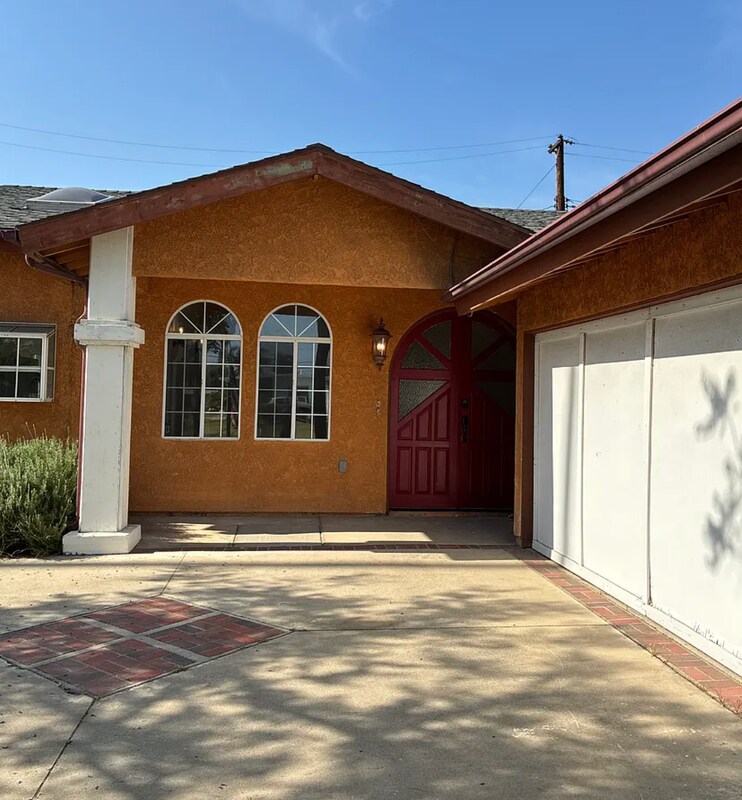 Foto del edificio - 5928 N Orangecrest Ave