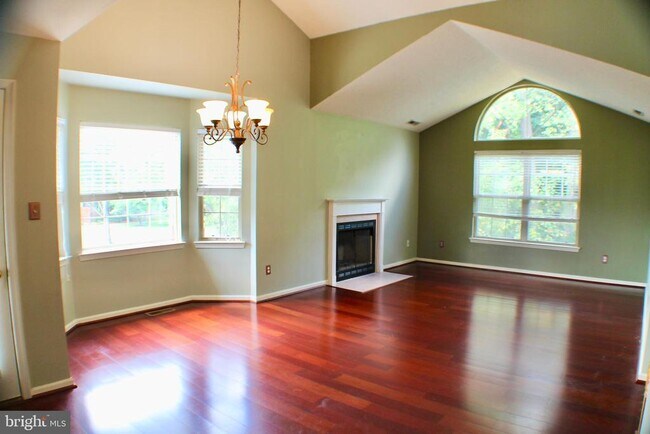 Foto del edificio - 3604 Waltham Ct
