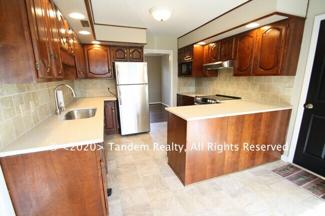 Building Photo - Beautiful Ranch Home in Brentwood