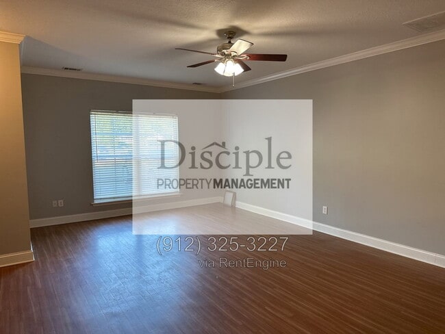 Building Photo - 273 Vining Way