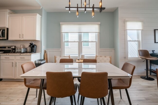 Building Photo - PLAN AND SECURE YOUR WINTER GETAWAY NOW