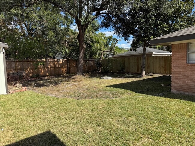 Building Photo - 5810 Cheena Dr