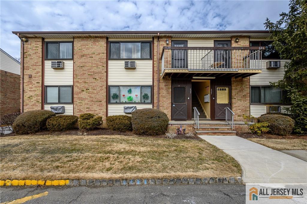 Foto principal - 628 Cricket Ln