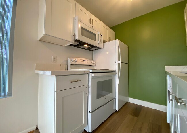 Foto del edificio - 65 Kirkland Ave