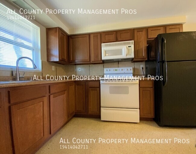 Foto del edificio - 5827 Nutmeg Ave