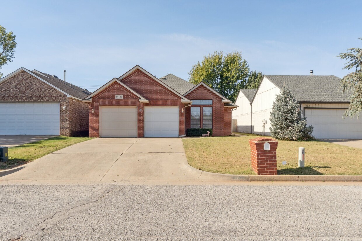 Photo - 11129 Springhollow Ct