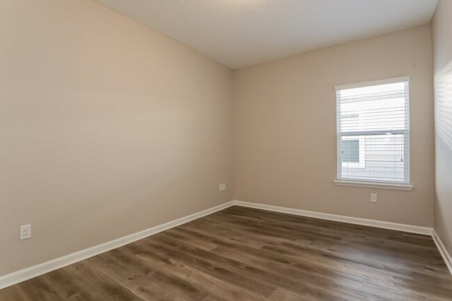 Foto del edificio - 16162 Blossom Lake Dr