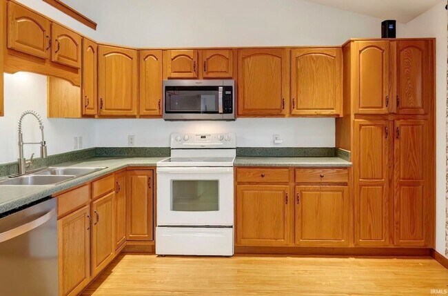 Foto del edificio - 1265 Virginia Ct