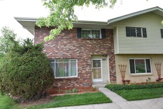 Building Photo - 3902 S Yosemite St