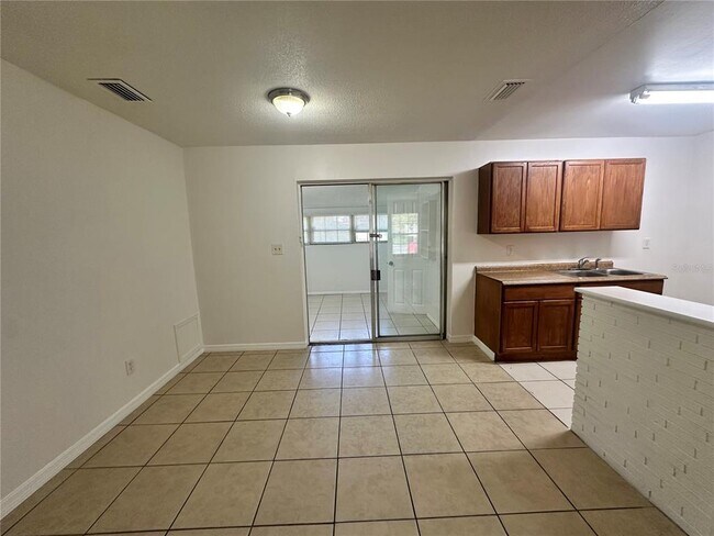 Foto del edificio - 4072 Kirkland Blvd