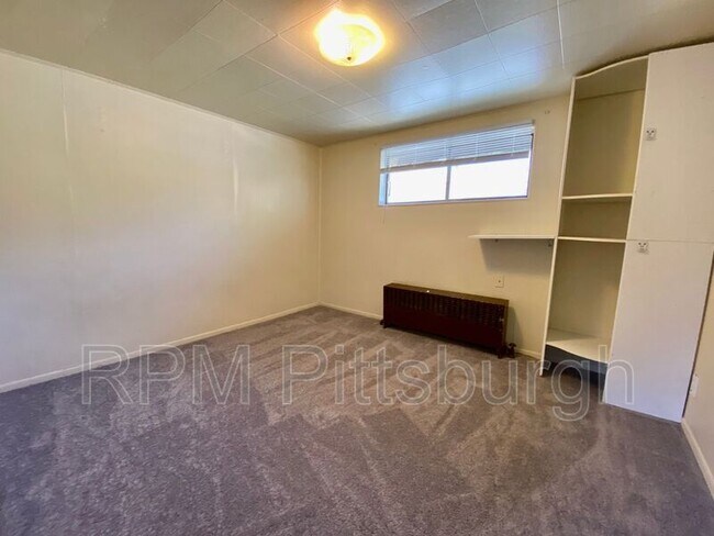 Building Photo - 1611 Crawford Rd