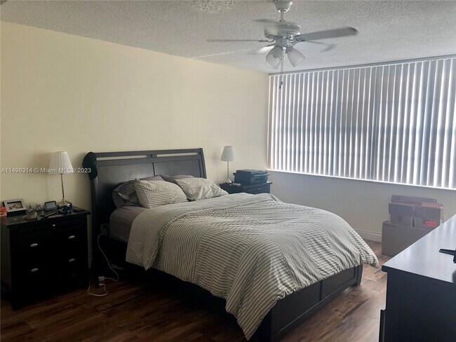 Foto del edificio - 18071 Biscayne Blvd