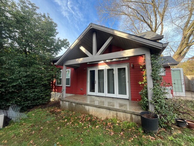 Porch - 2329 SE 51st Ave