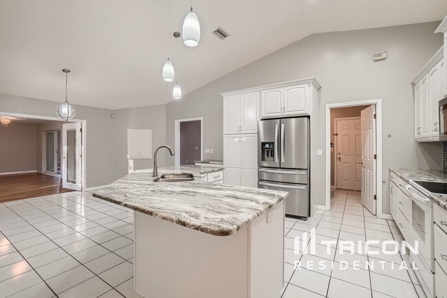 Building Photo - 10 Pittman Dr