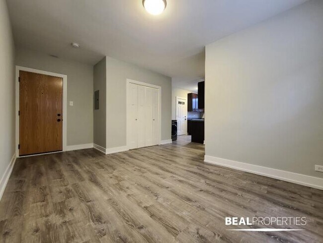 Foto del edificio - 1 bedroom in CHICAGO IL 60657