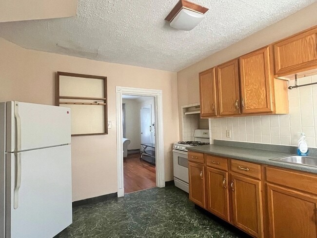 Building Photo - 56 William St