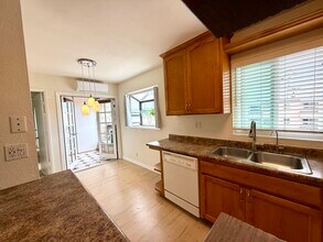 Building Photo - 3142 Midway Dr