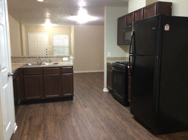 Foto del edificio - 22270 Queenbury Hills Dr