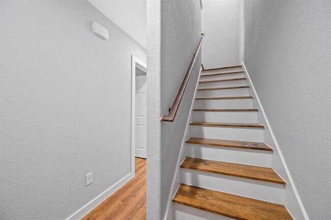 Building Photo - 9403 Madera Rd