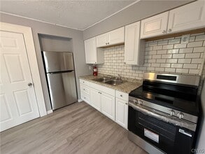 Building Photo - 116 Alice Ave