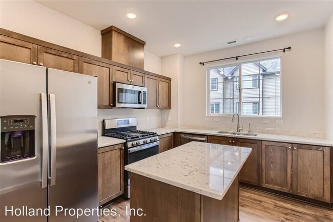 Building Photo - 2 br, 2.5 bath House - 14374 SW Gold Coast...