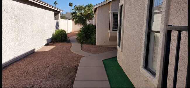 Foto del edificio - 4725 E Brown Rd